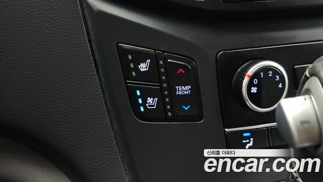 Hyundai Starex 2019 — photo 23