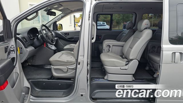 Hyundai Starex 2019 — photo 33
