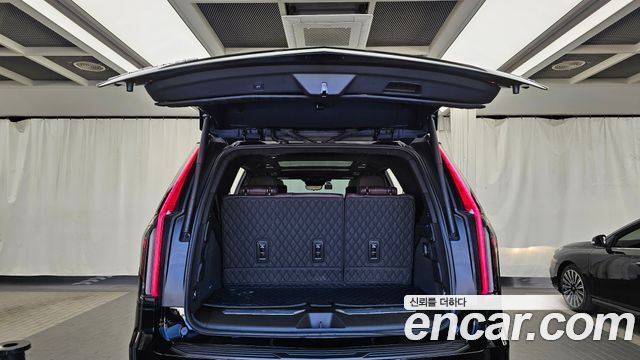 Cadillac Escalade 2023 — photo 25