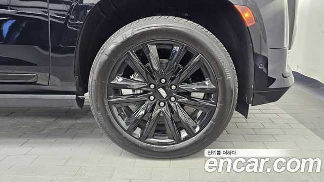 Cadillac Escalade 2023 — photo 7