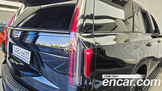 Cadillac Escalade 2023 — photo 9