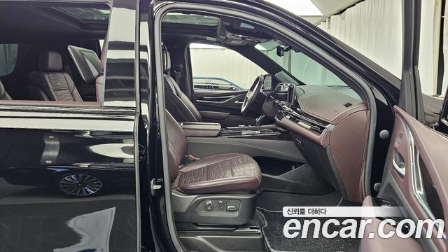 Cadillac Escalade 2023 — photo 16