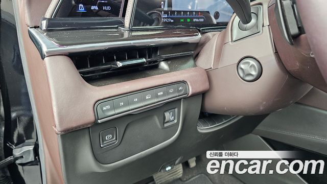 Cadillac Escalade 2023 — photo 28