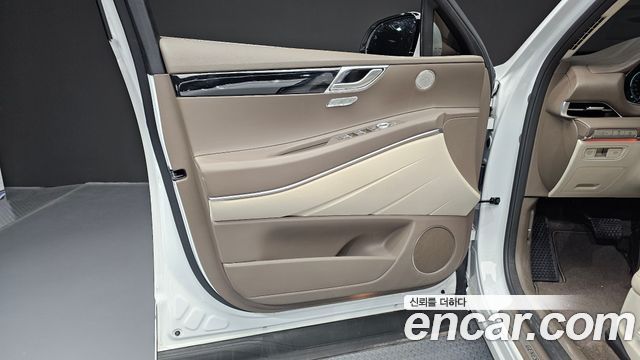 Genesis GV80 2023 — photo 14