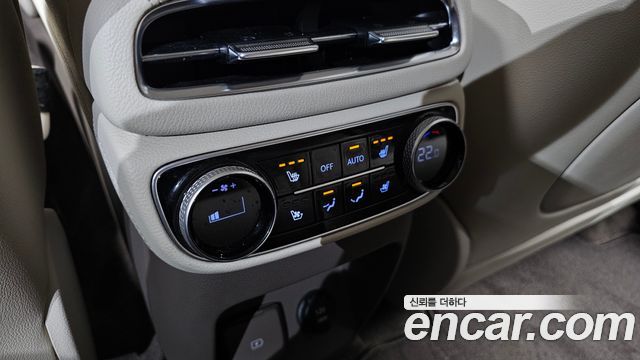 Genesis GV80 2023 — photo 30