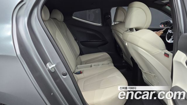 Hyundai Veloster 2018 — photo 12
