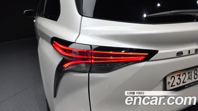 Toyota Sienna 2021 — photo 9