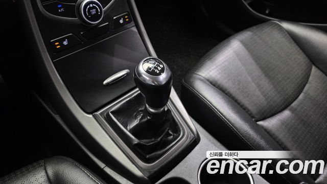 Hyundai AVANTE 2015 — photo 9