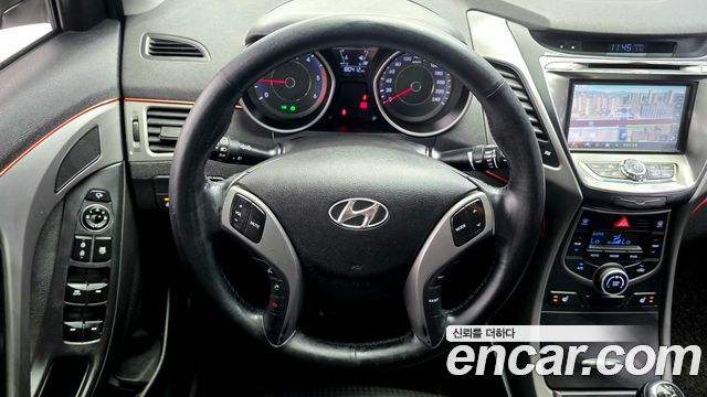 Hyundai AVANTE 2015 — photo 13