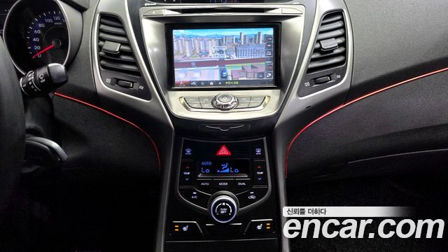 Hyundai AVANTE 2015 — photo 14