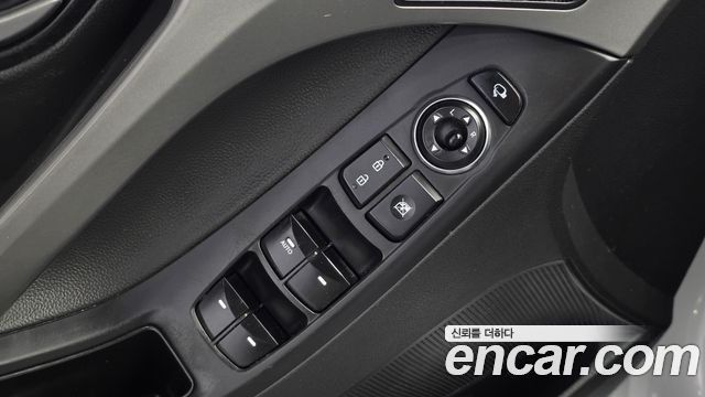 Hyundai AVANTE 2015 — photo 17
