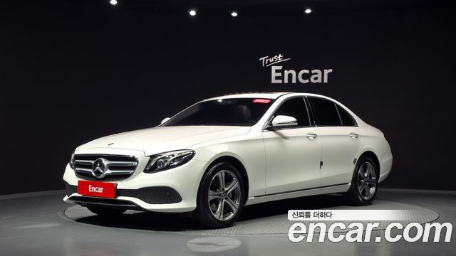 Mercedes-Benz E-Class 2019 — photo 37