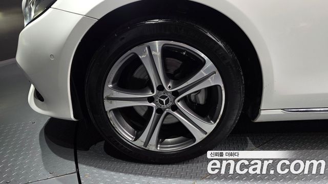 Mercedes-Benz E-Class 2019 — photo 5