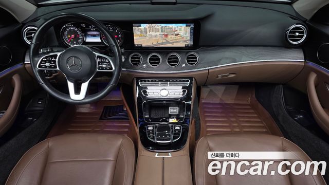 Mercedes-Benz E-Class 2019 — photo 10