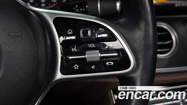 Mercedes-Benz E-Class 2019 — photo 21