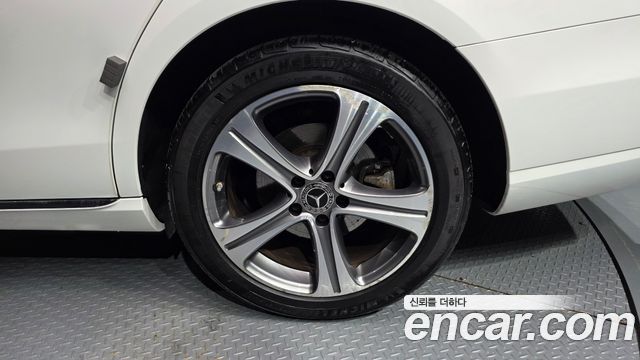 Mercedes-Benz E-Class 2019 — photo 7