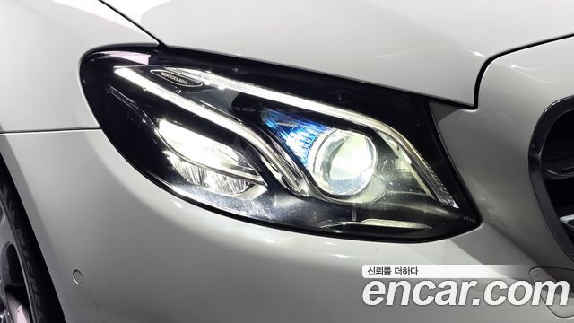 Mercedes-Benz E-Class 2019 — photo 8