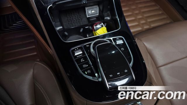 Mercedes-Benz E-Class 2019 — photo 28