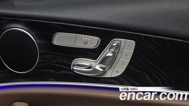 Mercedes-Benz E-Class 2019 — photo 30