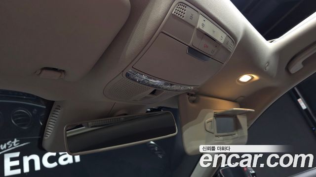 Mercedes-Benz E-Class 2019 — photo 33