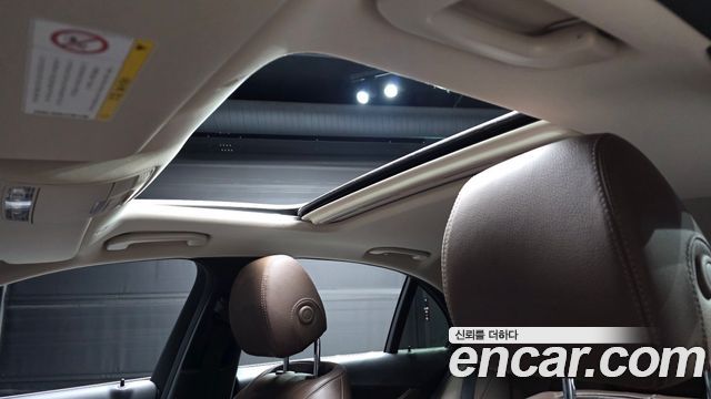 Mercedes-Benz E-Class 2019 — photo 34