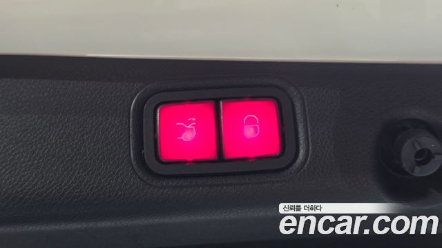 Mercedes-Benz E-Class 2019 — photo 36