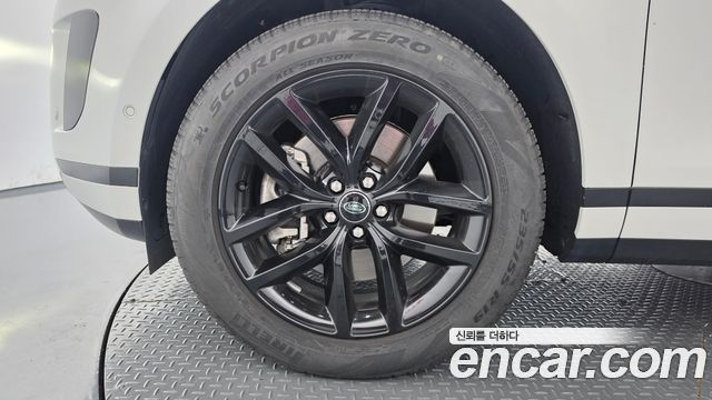 Land Rover Range Rover Evoque 2025 — photo 5