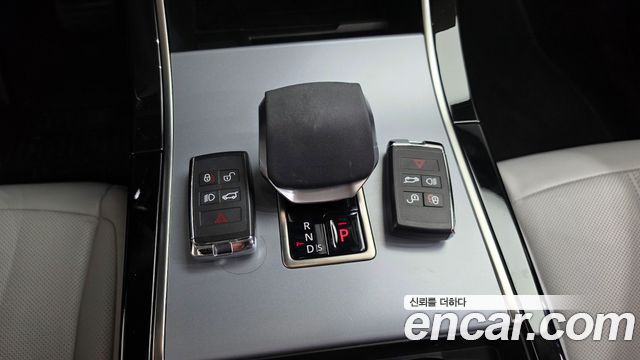 Land Rover Range Rover Evoque 2025 — photo 9
