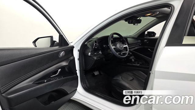 Hyundai AVANTE 2022 — photo 13