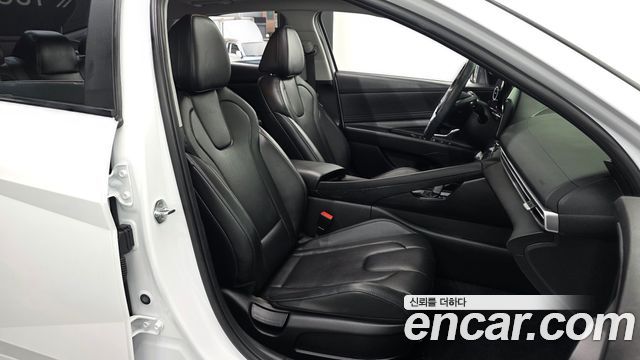 Hyundai AVANTE 2022 — photo 17