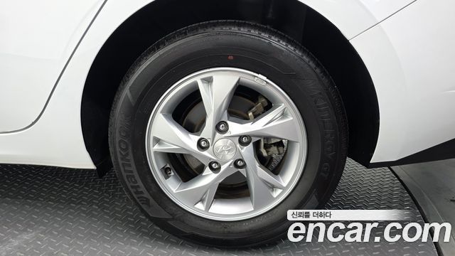 Hyundai AVANTE 2022 — photo 7