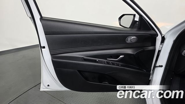 Hyundai AVANTE 2022 — photo 14