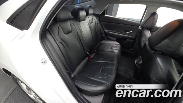 Hyundai AVANTE 2022 — photo 16