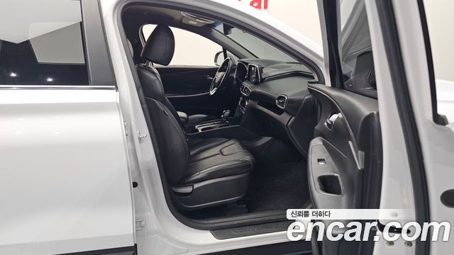 Hyundai Santafe 2019 — photo 16