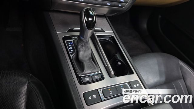 Hyundai Genesis 2016 — photo 9