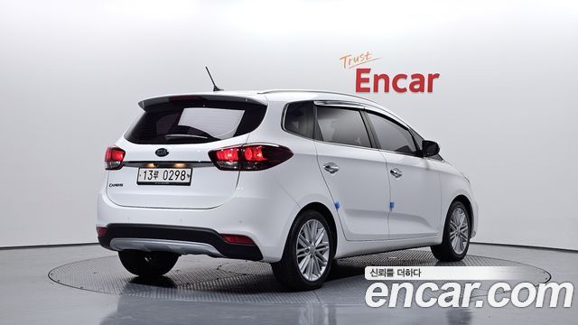 Kia Carens 2017 — photo 2