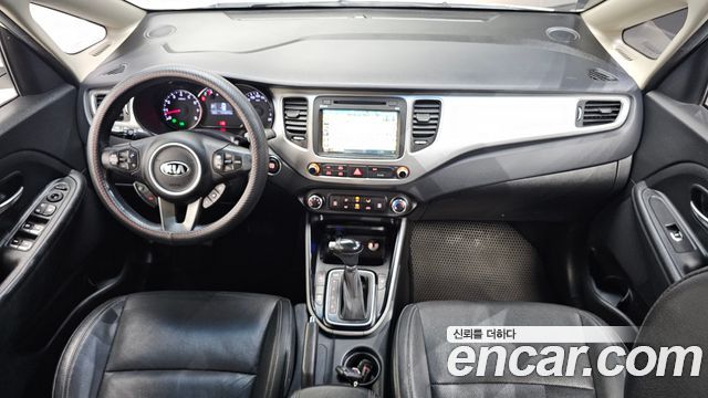 Kia Carens 2017 — photo 10