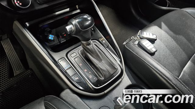 Kia Carens 2017 — photo 12