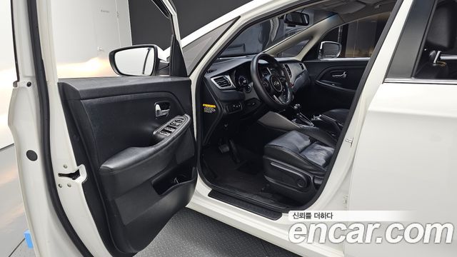 Kia Carens 2017 — photo 13