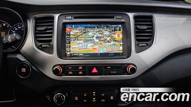 Kia Carens 2017 — photo 21
