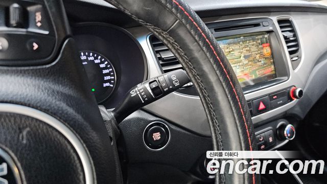 Kia Carens 2017 — photo 25