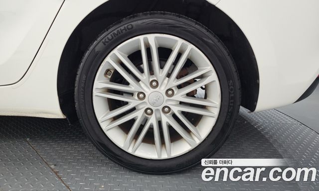 Kia Carens 2017 — photo 7