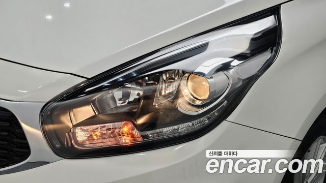 Kia Carens 2017 — photo 8