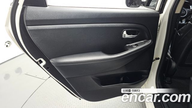 Kia Carens 2017 — photo 15