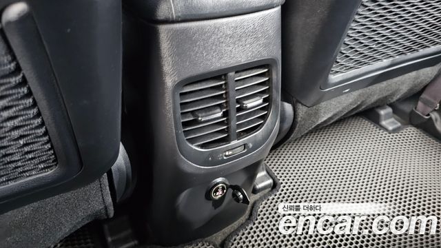 Kia Carens 2017 — photo 29