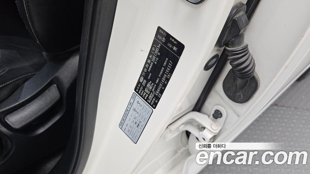 Kia Carens 2017 — photo 31