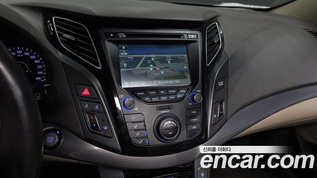 Hyundai i40 2012 — photo 20