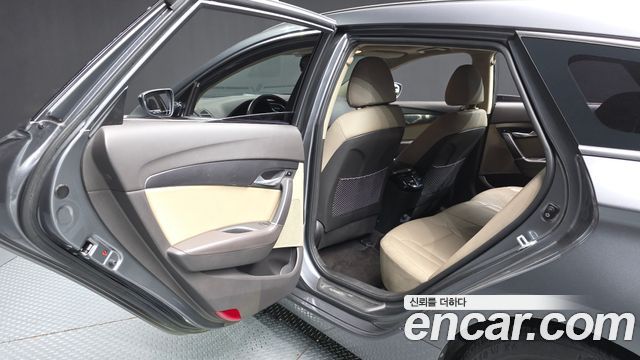 Hyundai i40 2012 — photo 16