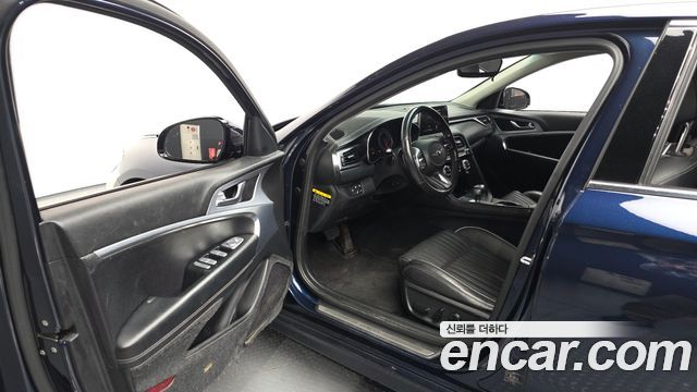 Genesis G70 2018 — photo 10