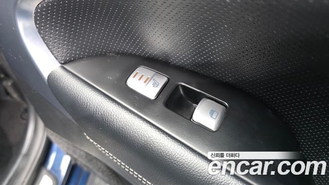 Genesis G70 2018 — photo 19